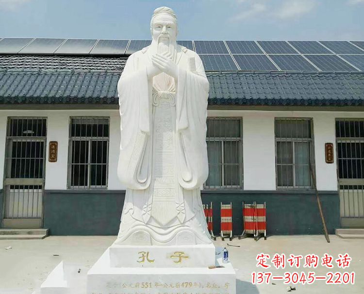 鹤壁孔子伸舌头的雕像