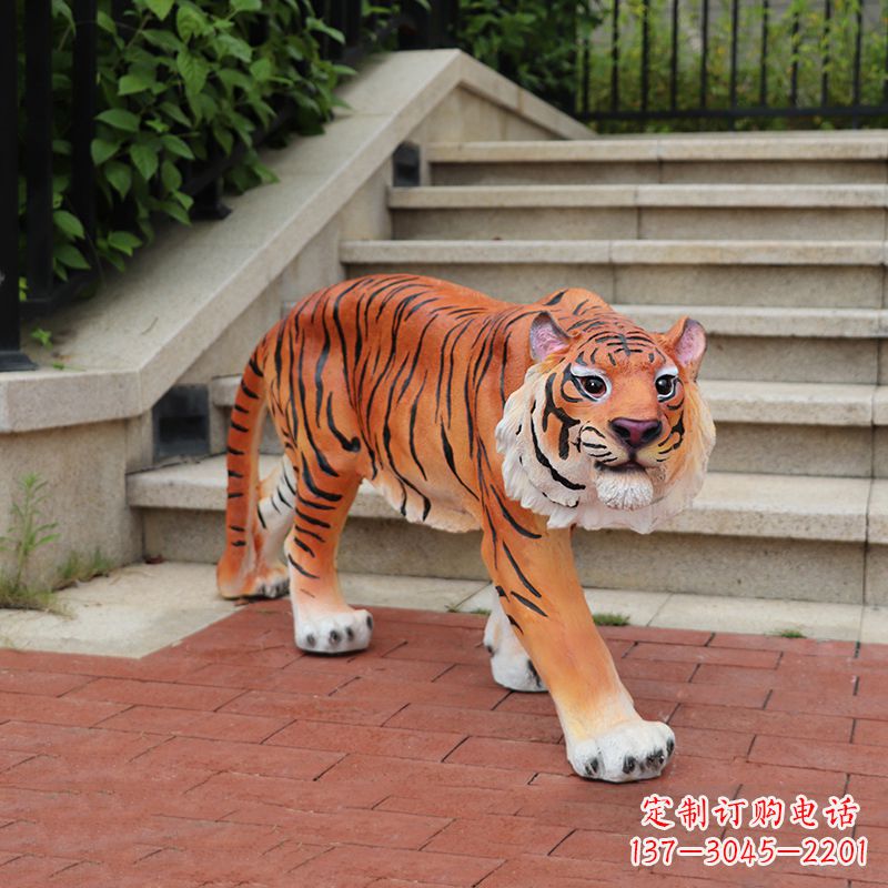 鹤壁老虎玻璃钢仿雕塑—小区园林室外装饰品