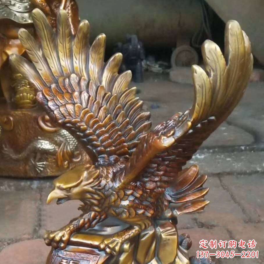 鹤壁雕塑精灵:翱翔于天际的老鹰雕塑