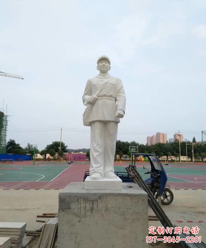 鹤壁精美雷锋石雕,纪念伟大的民族英雄