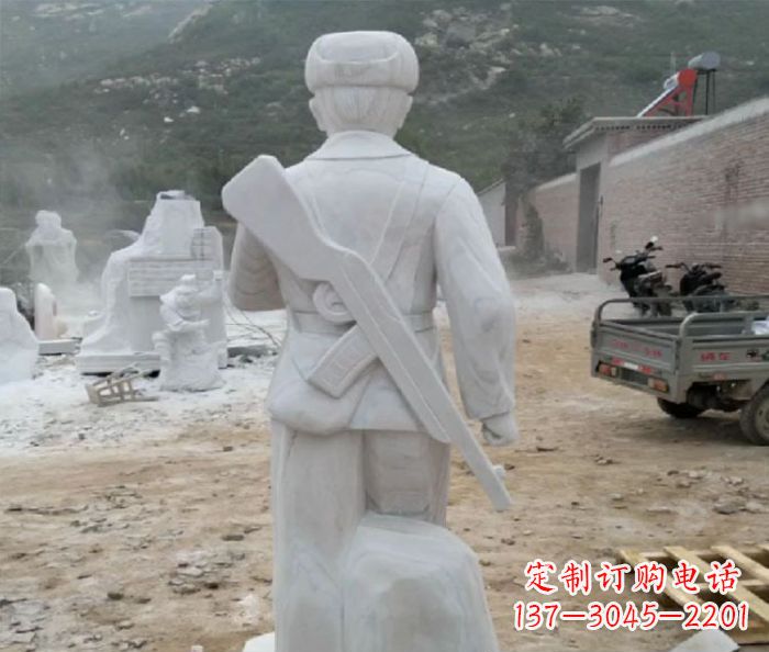 鹤壁来自中领雕塑的经典定制雷锋雕塑