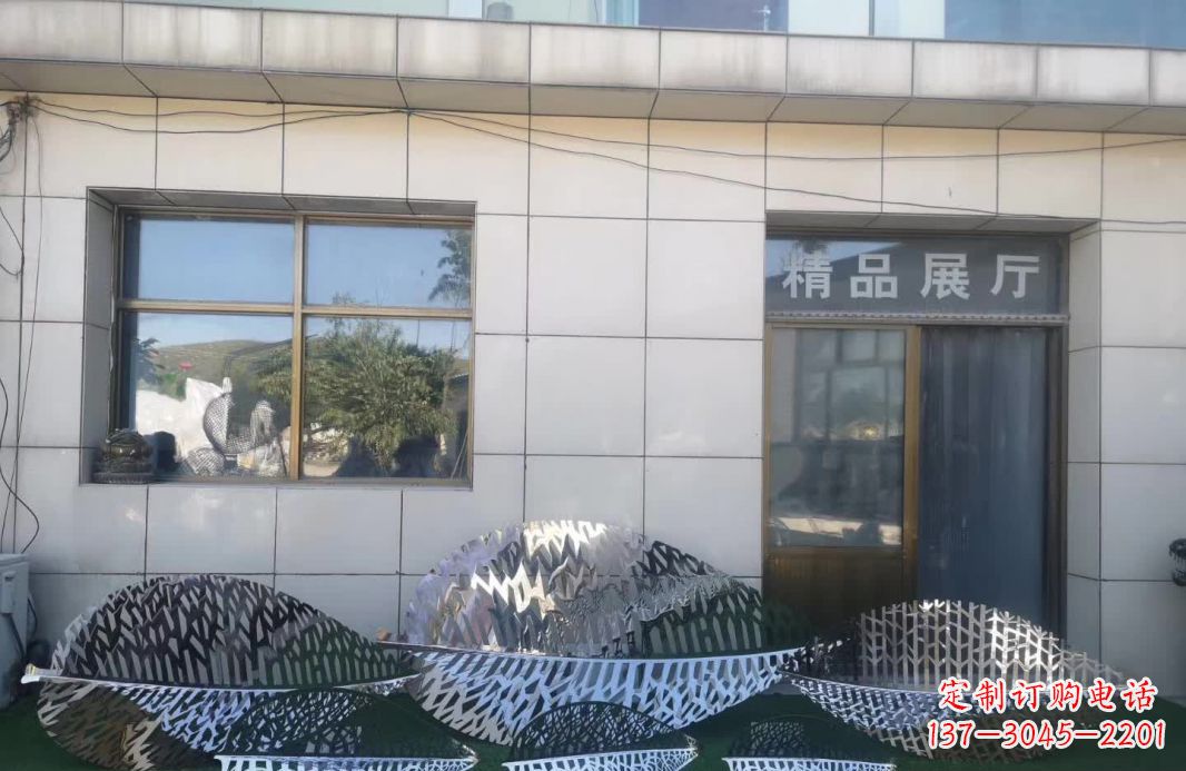 鹤壁镂空不锈钢树叶雕塑