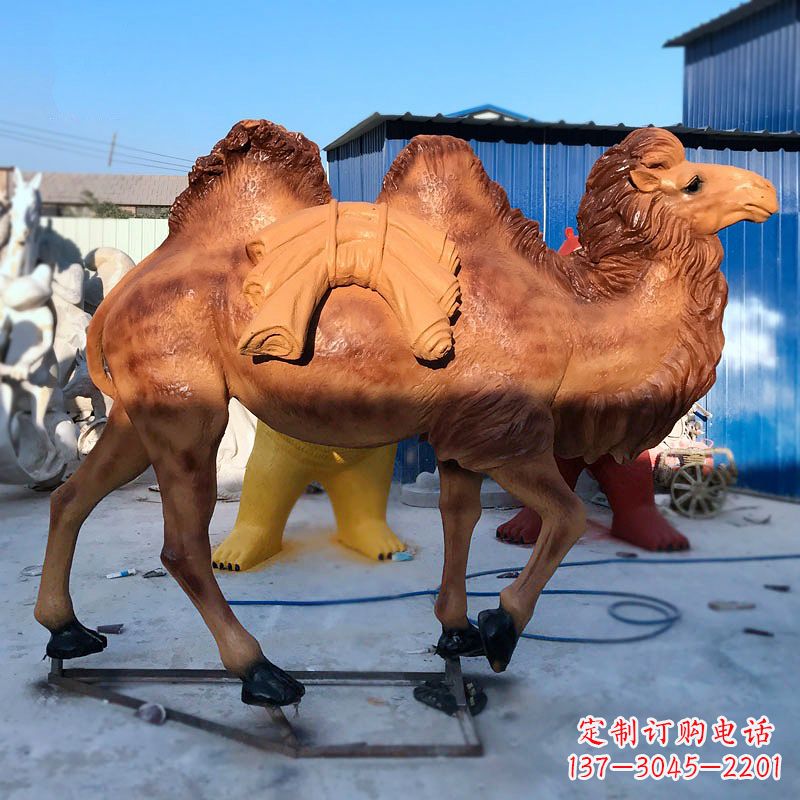 鹤壁雕刻精美的骆驼玻璃钢仿真雕塑
