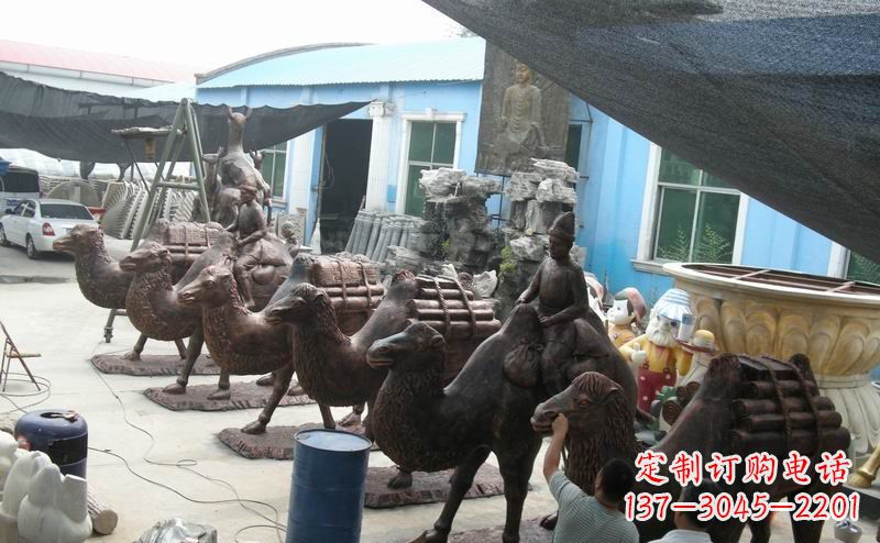 鹤壁骆驼公园动物铜雕魅力无限