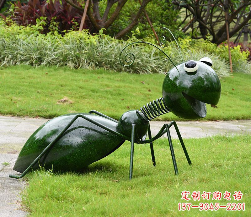 鹤壁绿色落尾蚂蚁不锈钢摆件雕塑:精致的小动物艺术作品