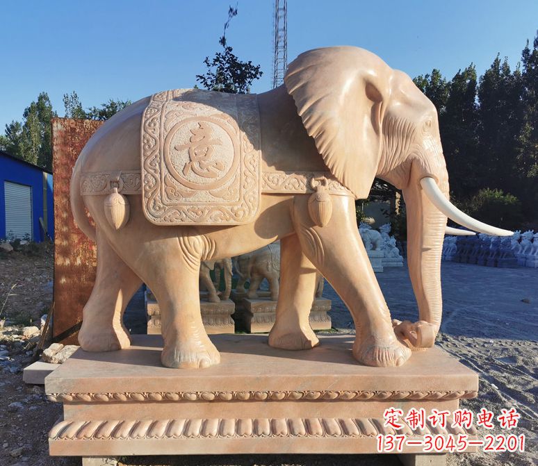 鹤壁南中领雕塑的大象雕塑