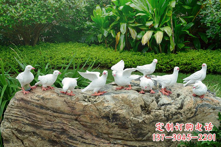 鹤壁鸽子雕塑,母亲抱孩子的传家之宝