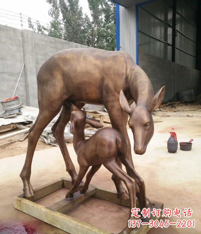 鹤壁母子鹿公园动物铜雕——精美绝伦