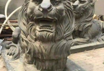 鹤壁微笑洒脱，汇丰趴着的狮子铜雕