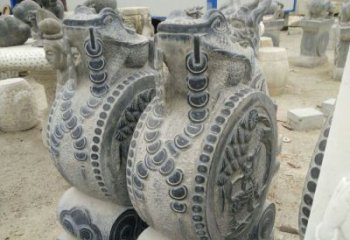 鹤壁古韵深远，金蟾抱鼓石仿古门墩雕塑