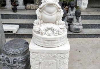 鹤壁金蟾立柱石动物雕塑