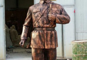 鹤壁雷锋铜雕，传承爱心精神