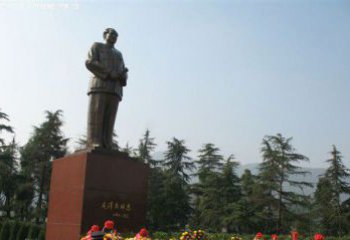 鹤壁定制雕塑之毛主席铜雕