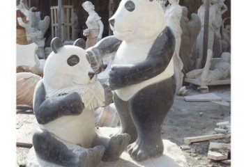 鹤壁母子熊猫石雕，传达真挚的亲情
