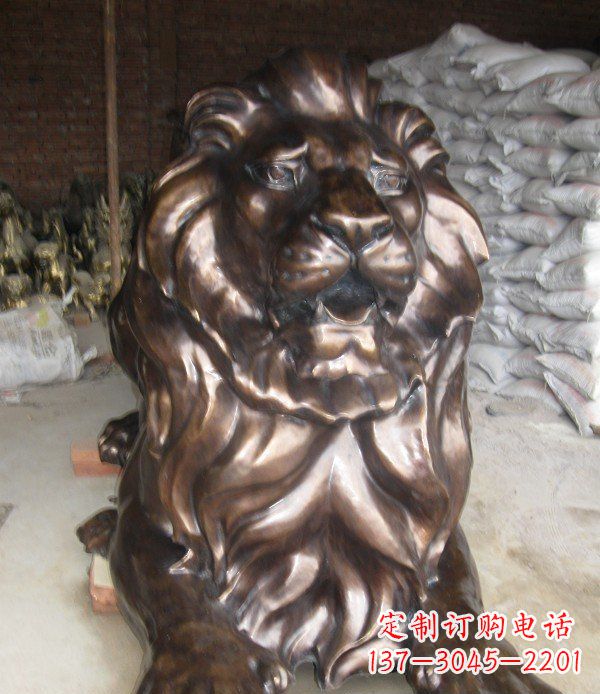 鹤壁静静躺在你身边,西洋狮子铜雕塑给你精致的拥抱