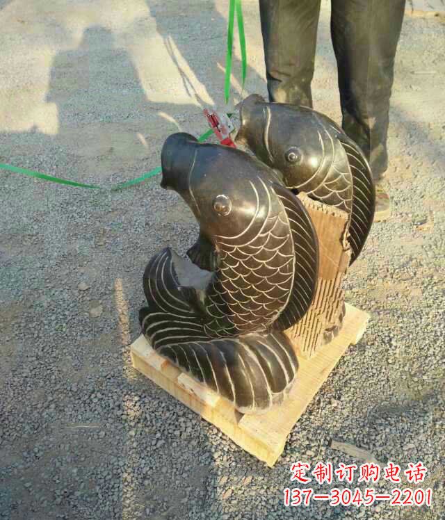 鹤壁喷水鱼动物铜雕