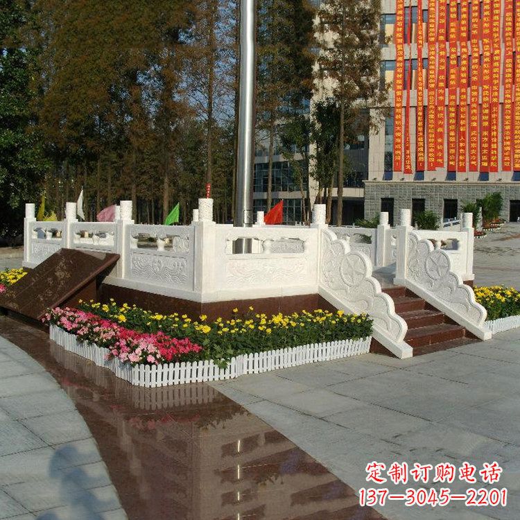 鹤壁企业汉白玉石雕广场升旗台