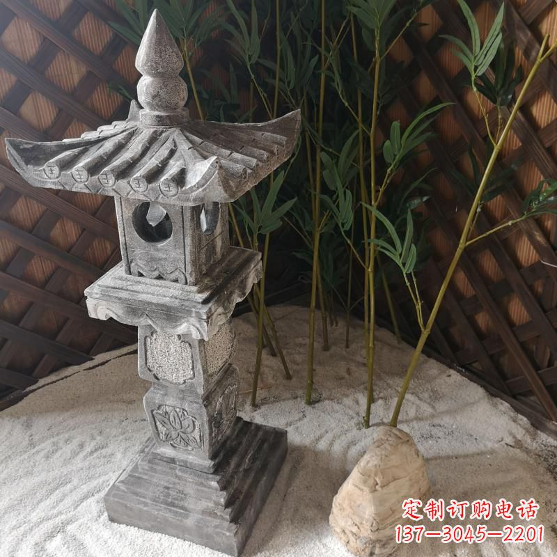 鹤壁青石仿古高墩石雕灯笼