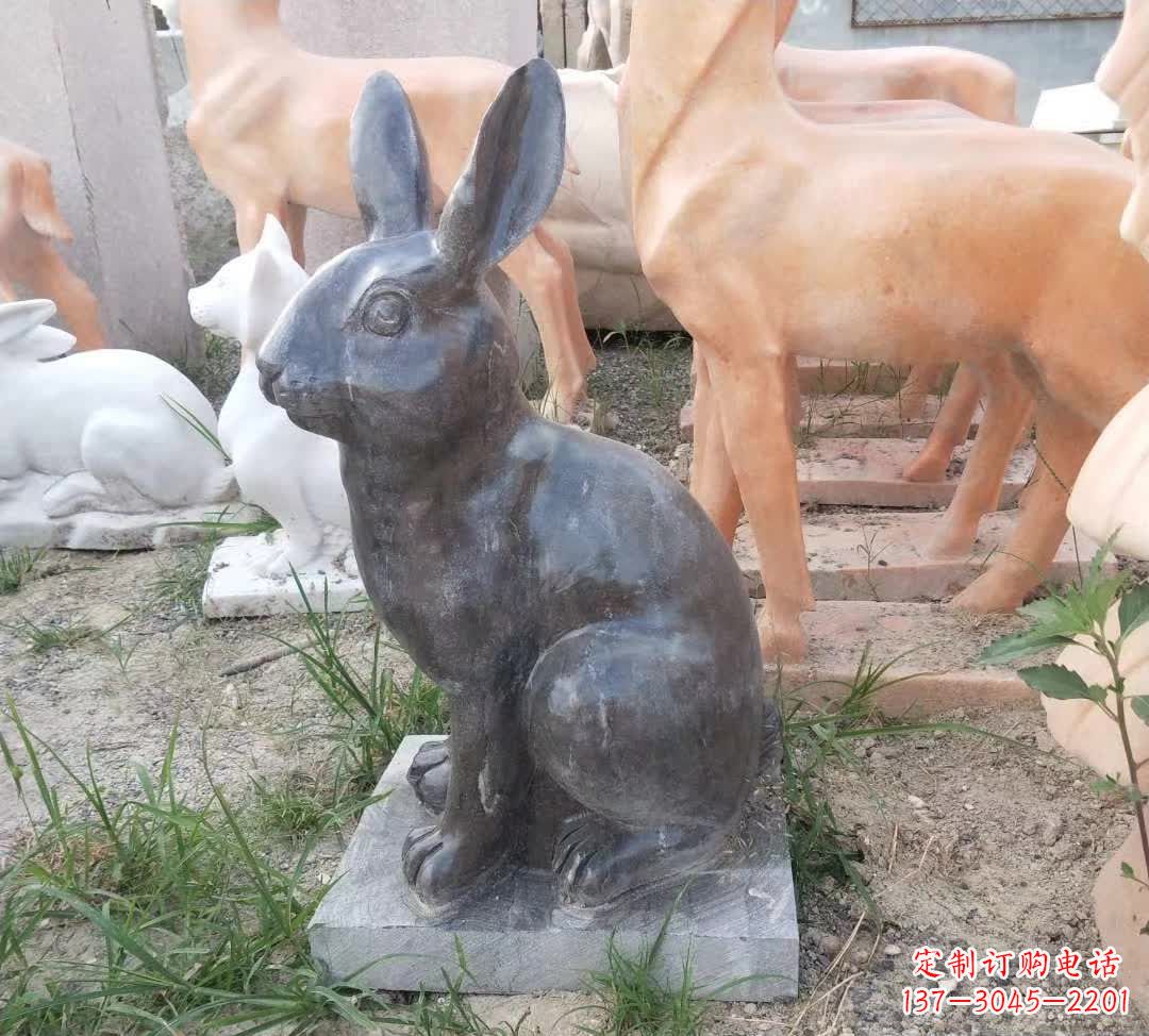 鹤壁青石公园兔子雕塑,实惠的艺术装点