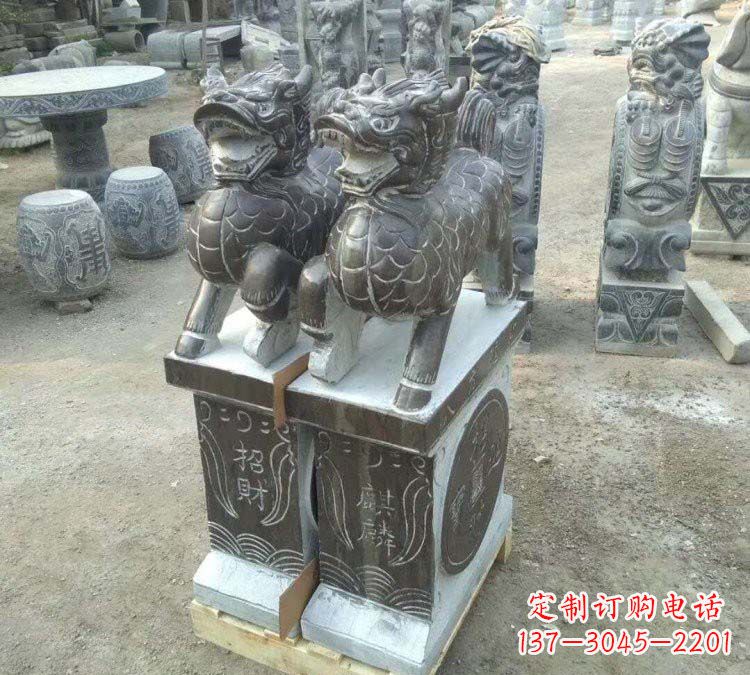 鹤壁青石门口麒麟石雕