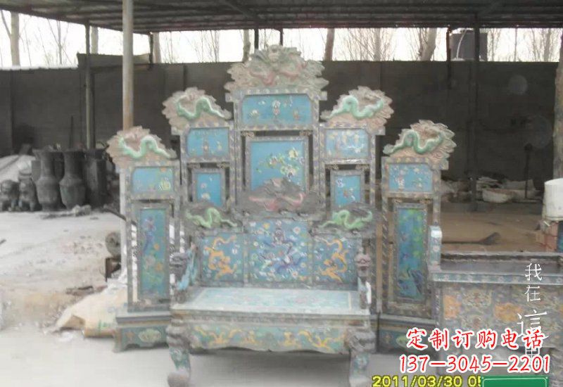 鹤壁青铜仿古龙椅雕塑,精美传神