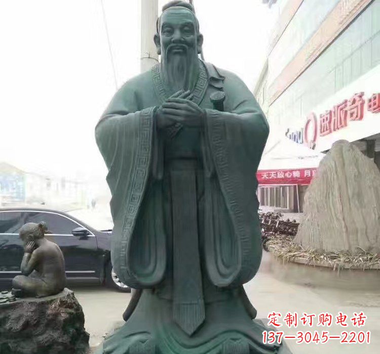 鹤壁精美的青铜孔子雕像