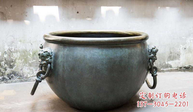 鹤壁精美青铜水缸雕塑,赏心悦目