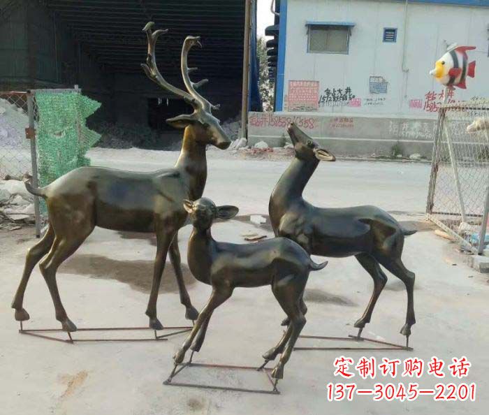 鹤壁群雄逐鹿,铸就精致鹿雕