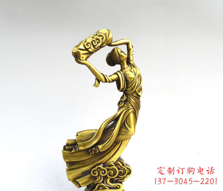 鹤壁传承古老神话的女娲雕塑