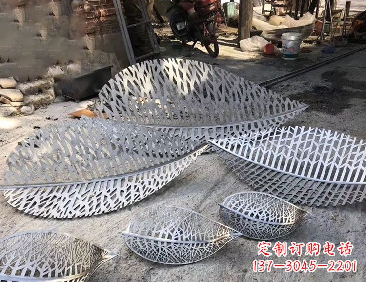 鹤壁树叶镂空不锈钢雕塑