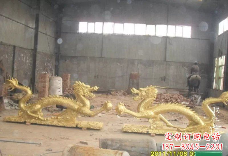 鹤壁双龙戏珠铜雕