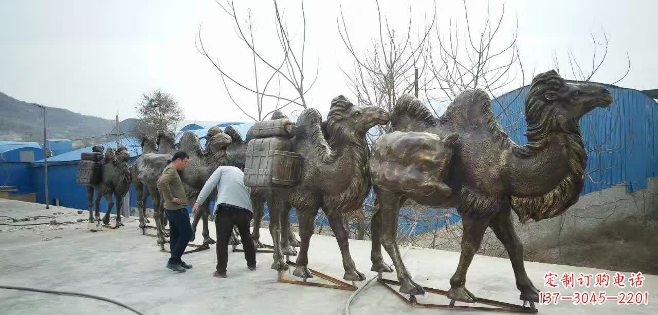 鹤壁丝绸之路骆驼雕塑