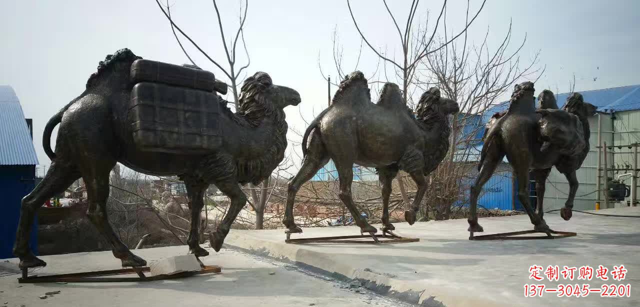 鹤壁丝绸之路铜骆驼雕塑
