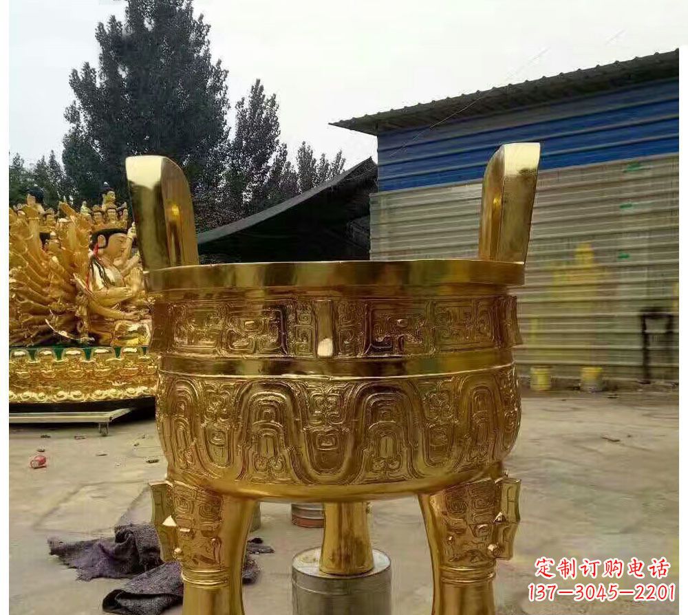 鹤壁寺庙三足圆形香炉铜雕