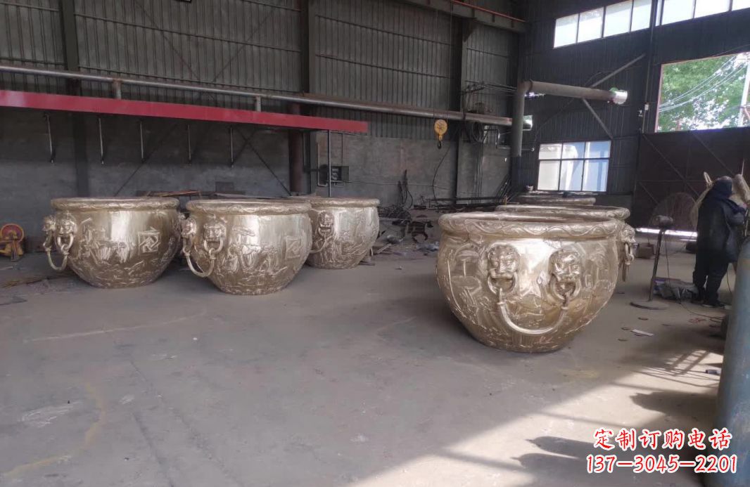 鹤壁寺庙水缸铜雕塑