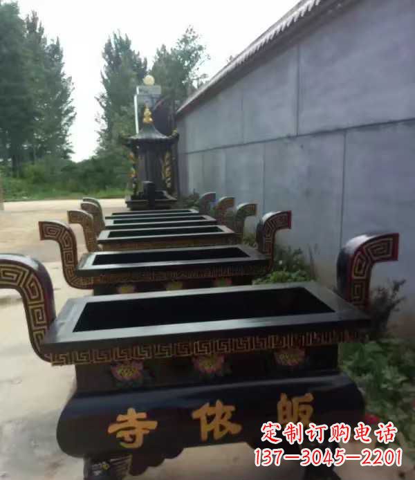 鹤壁寺庙四足方形香炉铜雕
