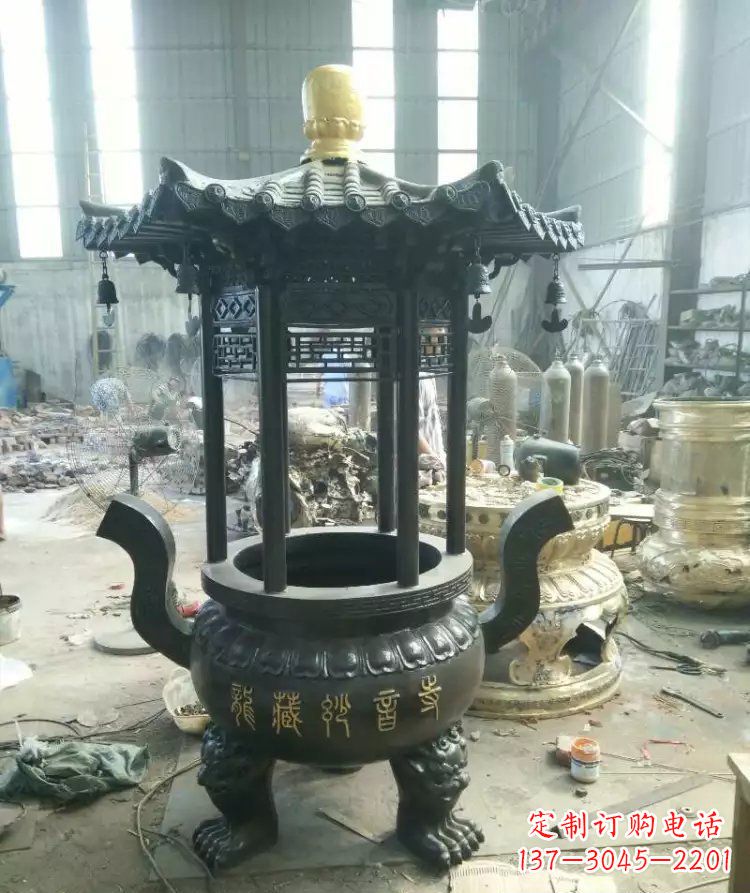鹤壁寺庙圆香炉铜雕 (2)