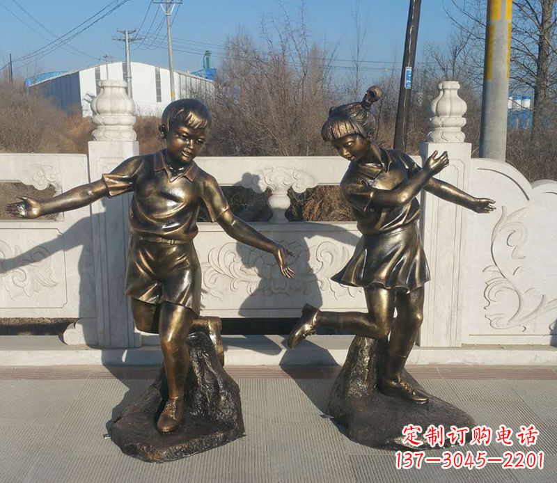 鹤壁踢毽子的儿童铜雕