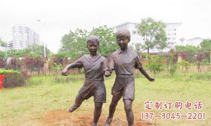 鹤壁踢足球公园人物铜雕 (2)