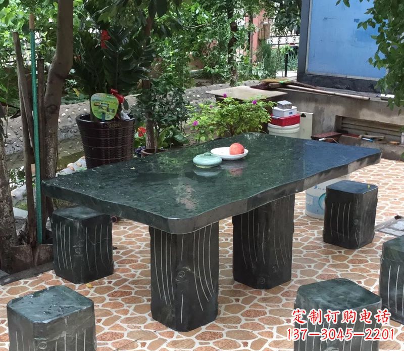 鹤壁庭院长方形石桌凳雕塑