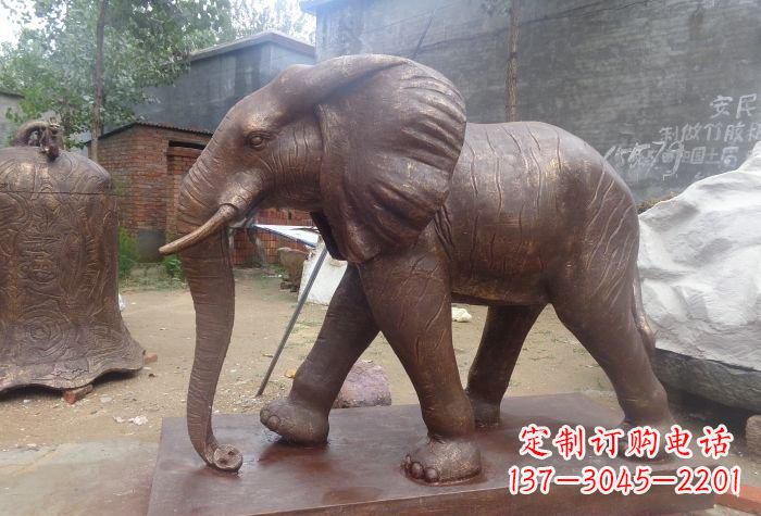 鹤壁铜大象雕塑
