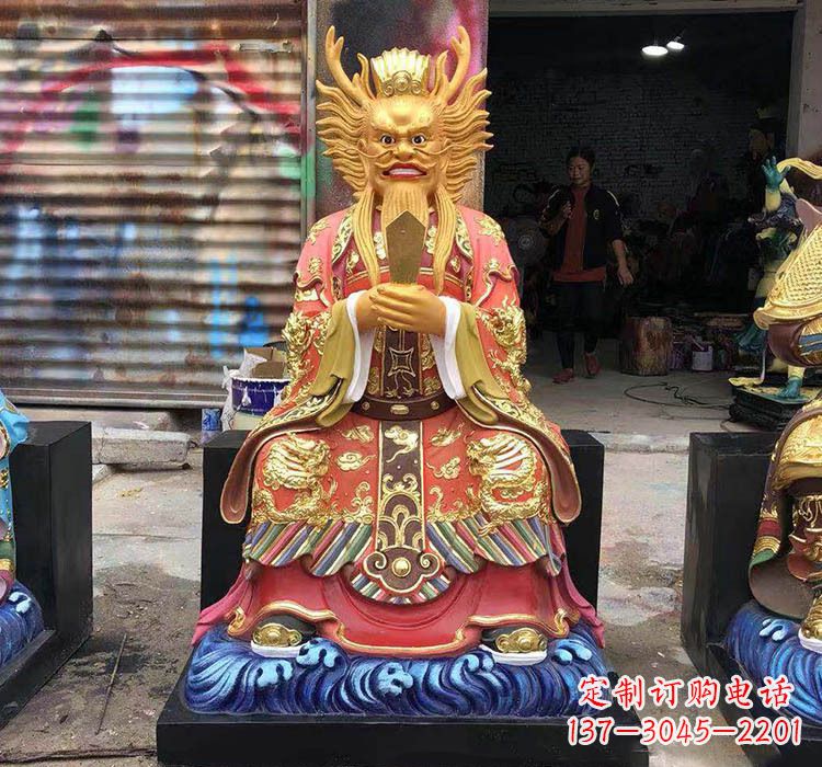 鹤壁铜雕彩绘坐式龙王