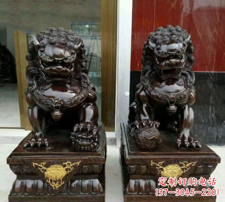 鹤壁铜雕故宫狮子