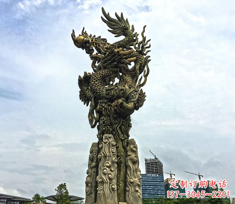 鹤壁铜雕盘龙柱