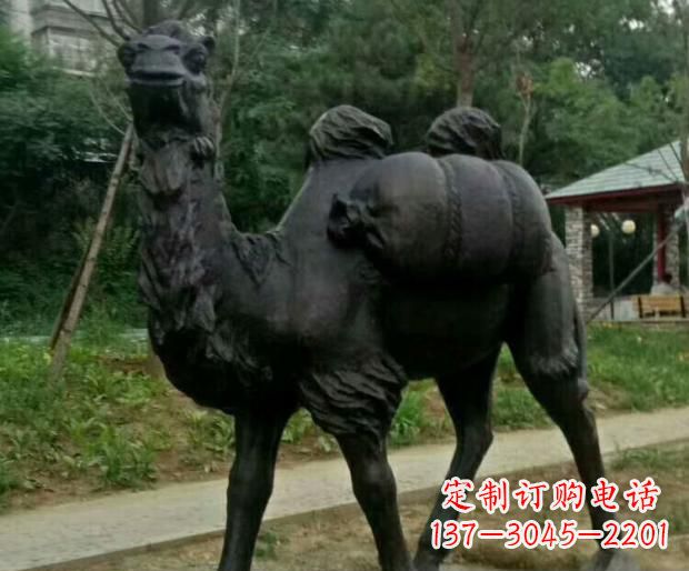 鹤壁驮行李的骆驼铜雕