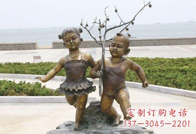 鹤壁玩耍的儿童铜雕