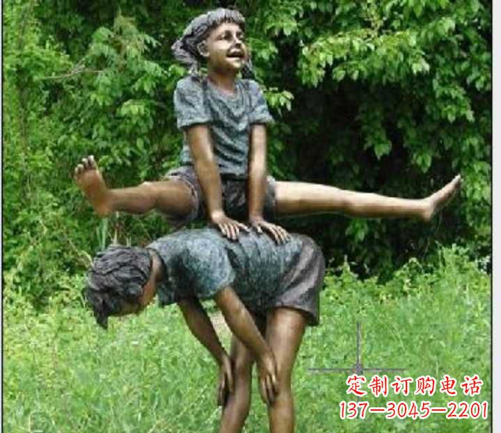鹤壁玩跳山羊的儿童铜雕