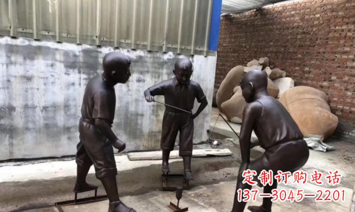 鹤壁玩陀螺人物铜雕 (2)