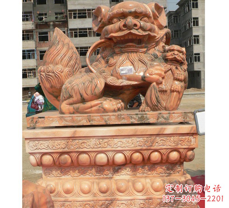 鹤壁晚霞红南方石狮子
