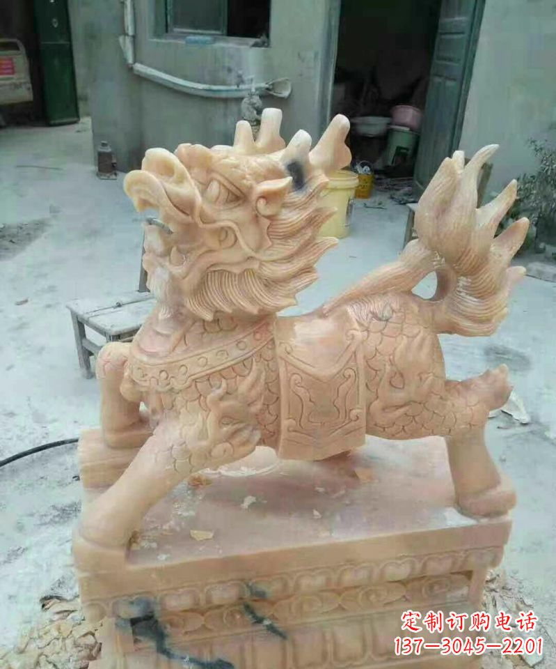 鹤壁晚霞红麒麟雕塑112